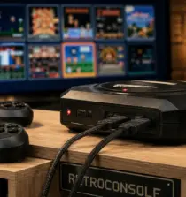 Retroconsole noire sur table, manettes et écran pixelisé