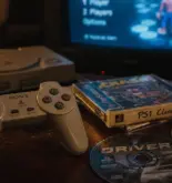 DualShock PS1 : meilleurs jeux PlayStation 1 sur console et écran CRT